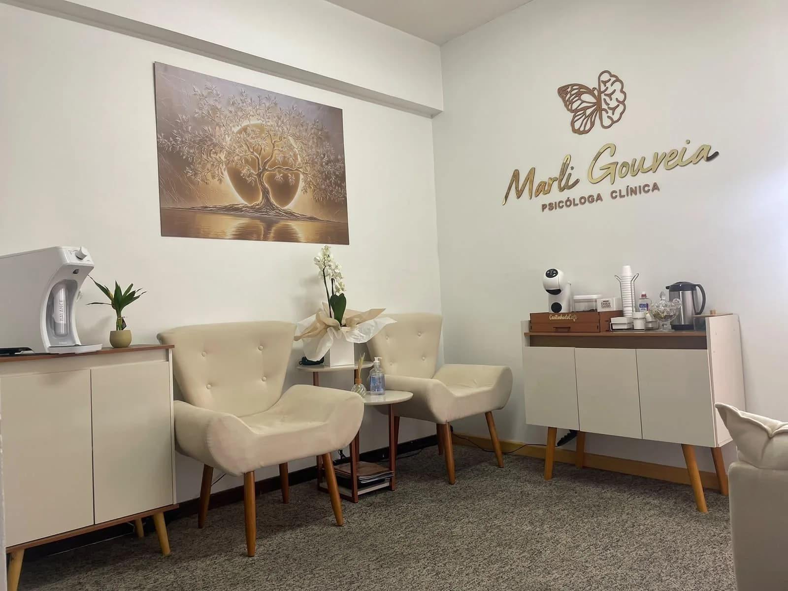 Recepção do consultório de Marli Gouveia em Pinhais